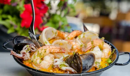 Paella-cooking-class