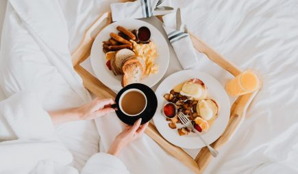 breakfast-in-bed-1583517547